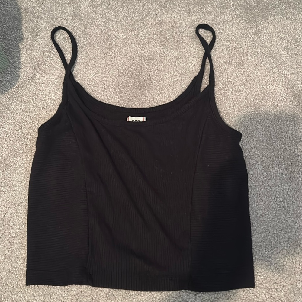 Cropped Black Ribbed Tank